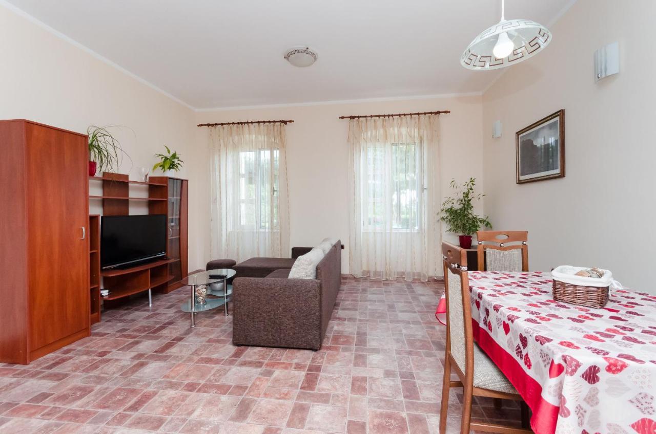 Apartment Aleksandra Rijeka Exterior photo